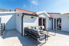 Terrace/patio - B Luxury apt Near Beach w big Terrace & sea View (Kastela)