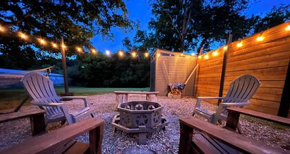 Main Street Getaway- Peaceful Yard with Hammock and Firepit