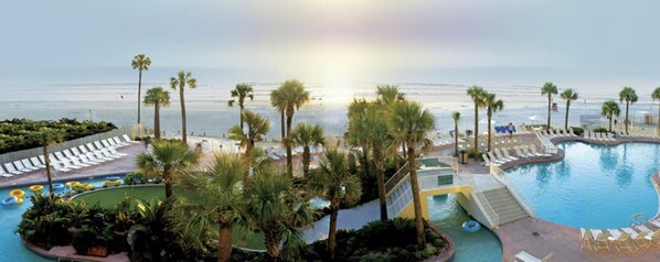 Innendørsbasseng og utendørsbasseng