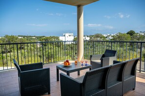 Property grounds - Elegant and modern detached villa with swimming pool (Santanyí)