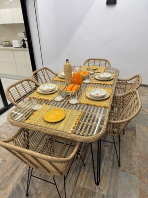 تناول الطعام