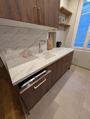 Microwave, oven, stovetop, dishwasher