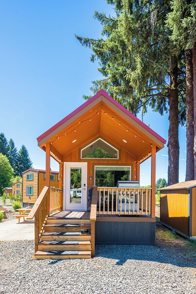 Rainforest Tiny Home Retreat: Enchanted