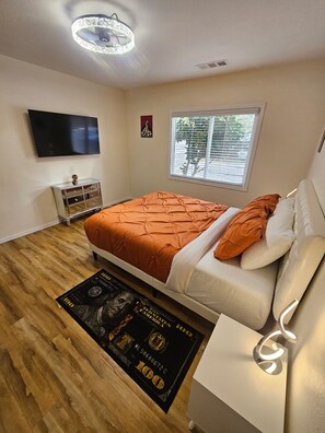Iron/ironing board, WiFi, bed sheets