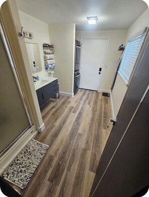 Interior - 4-bedroom house in marvelous Redway with AC (Redway)