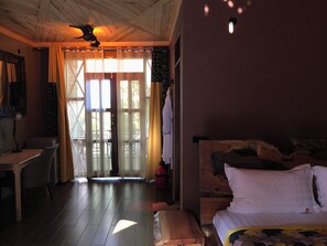 Suite Confort, balcon, vue établissement | Fer et planche à repasser, Wi-Fi gratuit