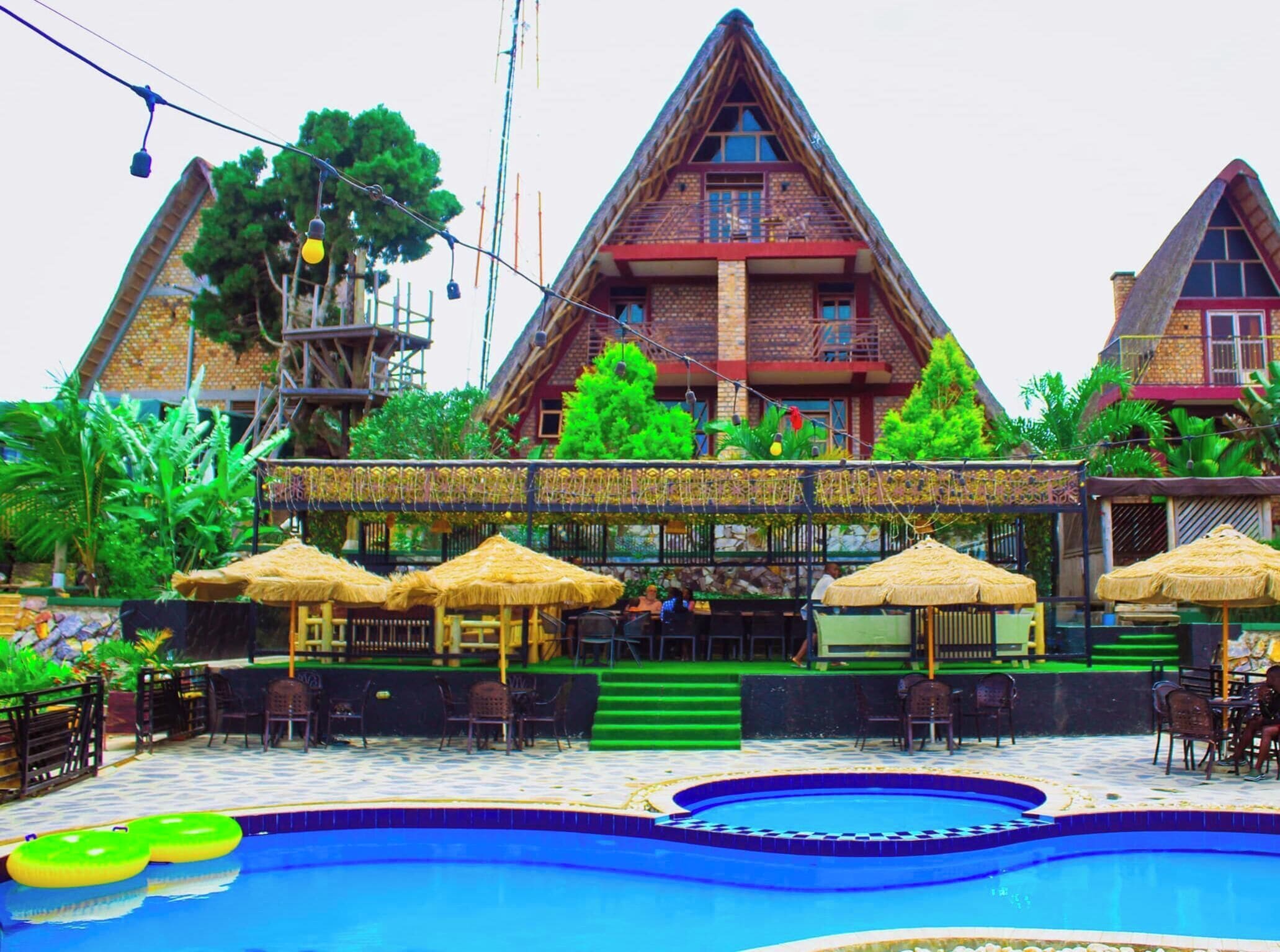 2 outdoor pools