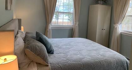 Waterfront Retreat on Mullica River. Private Beach, Firepit, Kayaks.