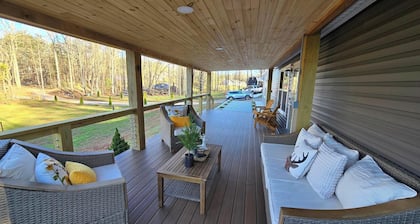 Scenic Greenback-New peaceful Country House near Maryville/Airport/Smoky Mtns.