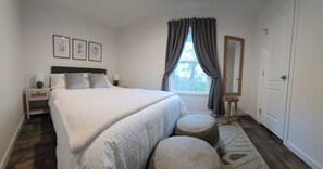 2 camere, una scrivania, ferro/asse da stiro, Wi-Fi gratuito