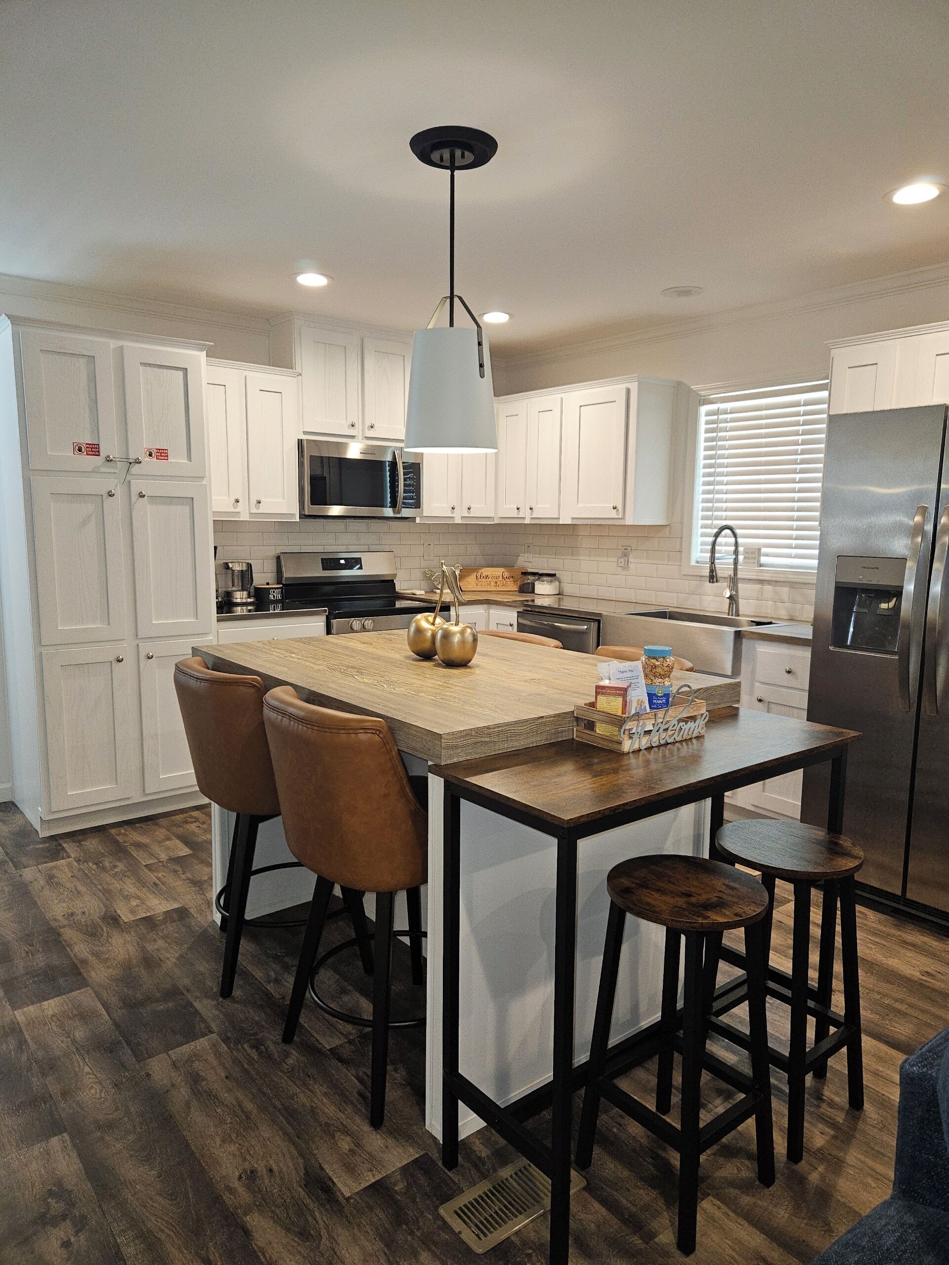 Frigorifero, microonde, forno, piano cottura