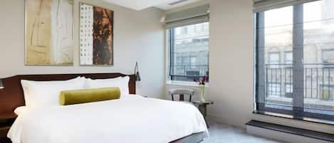 Iron/ironing board, bed sheets