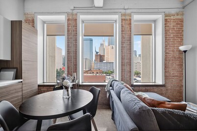 Prime Downtown Dallas | Pool + Theater + Game Room
