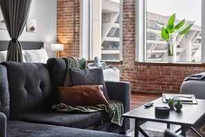 テレビ、書庫、ステレオ