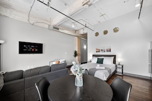 2 bedrooms, desk, iron/ironing board, travel cot - Walk to Convention Center | Pool + Valet Parking (Dallas)