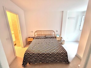 2 Schlafzimmer, Bügeleisen/Bügelbrett, kostenloses WLAN, Bettwäsche