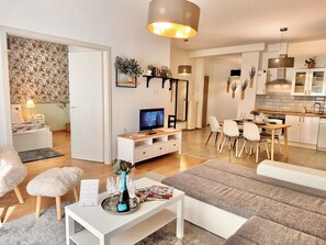 Smart TV, books - Victoria's Danube view Residence • 2BR • 2BA (Budapest)