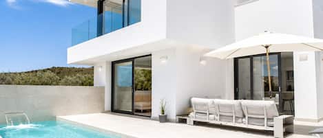 Outdoor pool, a heated pool