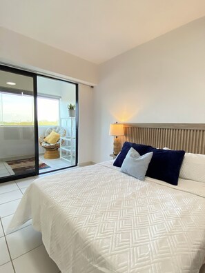 Iron/ironing board, Internet, bed sheets