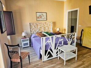 1 bedroom, WiFi, bed sheets