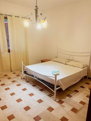 2 bedrooms, bed sheets