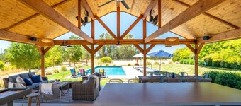 Spacious Santa Rosa Retreat - Outdoor Kitchen, Pool, Spa
