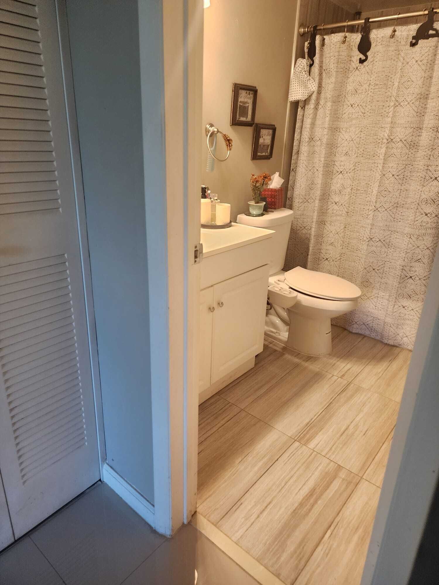 吹风机、毛巾、肥皂、卫生纸