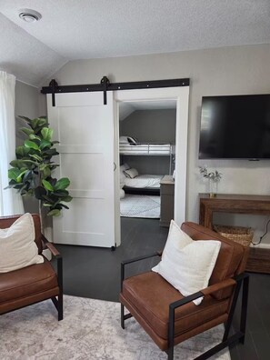 2 bedrooms, WiFi, bed sheets