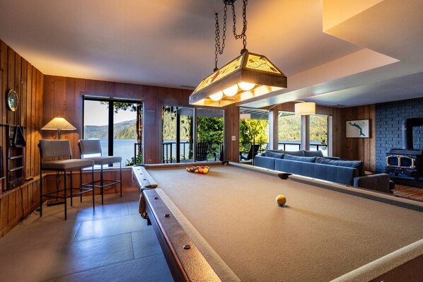 Games room - Luxury Lakefront Gathering Place with Private Dock (Sedro-Woolley)