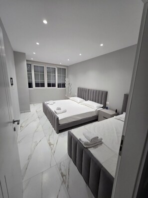 2 多间卧室、熨斗/熨衣板、WiFi、床单