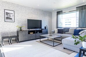 Smart TV, video games