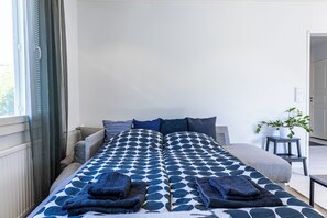 2 chambres, fer et planche à repasser, accès au Wi-Fi (inclus)