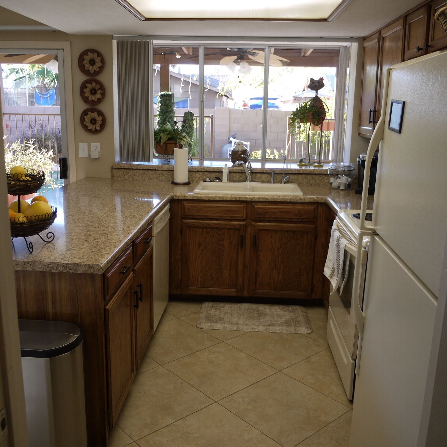 Mikroaaltouuni, uuni, liesi, astianpesukone