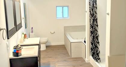 Terrific corporate apartment with central air and jacuzzi in the Lehigh Valley