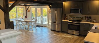 Private Panoramic Views, 12 Acre Property