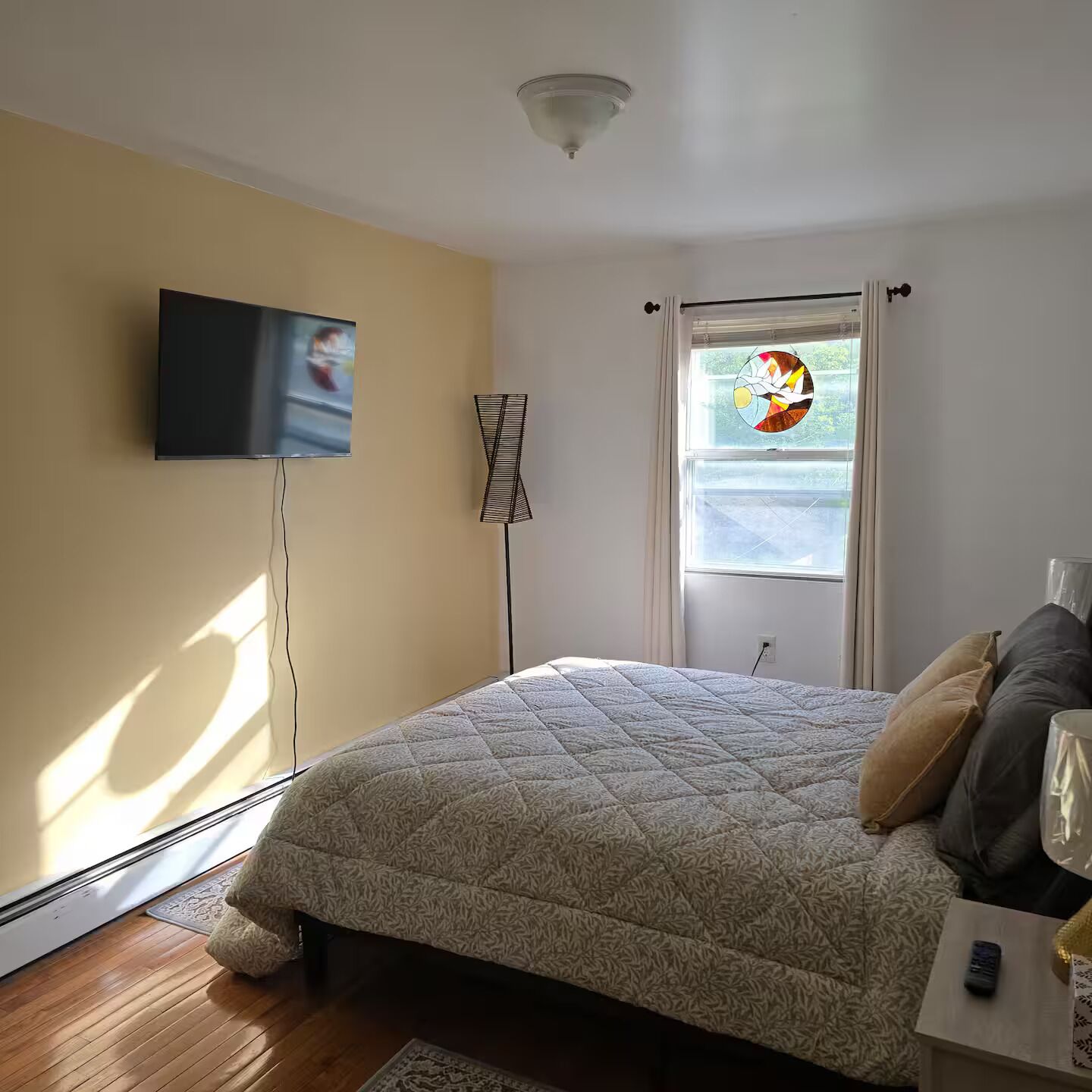 3 chambres, fer et planche à repasser, Wi-Fi, draps fournis