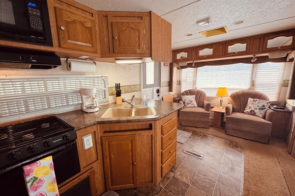 Microondas, horno, placa de cocina