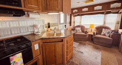 Cozy RV in private dead end - Palatka with AC