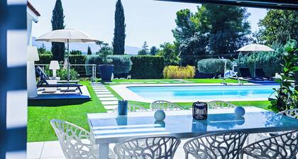 Villa au calme avec Piscine, Jacuzzi, Boulodrome, Ă 25 min d'Aix en Provence.