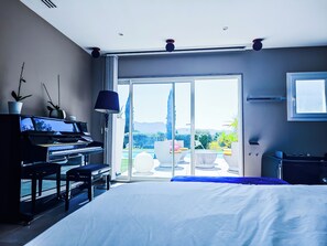 4 dormitorios, tabla de planchar con plancha, wifi y ropa de cama