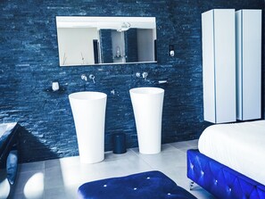4 dormitorios, tabla de planchar con plancha, wifi y ropa de cama