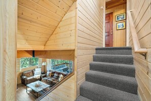 Interior - Cozy Cabin, Perferct for Families & Nature Lovers (Fawnskin)