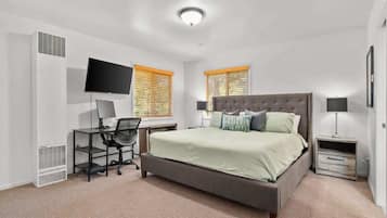 4 bedrooms, iron/ironing board, WiFi, bed sheets