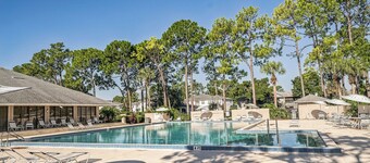 Welcoming Cozy 2BR/2BA Condo Near Downtown Orlando & Attractions with Pool