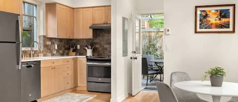 Jääkaappi, mikroaaltouuni, uuni, liesi