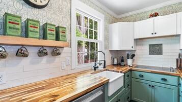 Micro-ondes, four, plaque de cuisson, lave-vaisselle