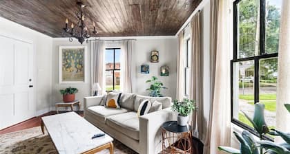 Stylish Historic Cottage 5 min walk to downtown Mobile