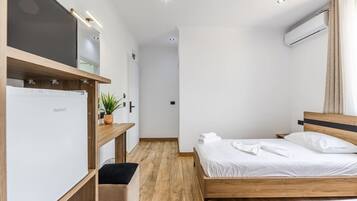 1 camera, Wi-Fi, lenzuola