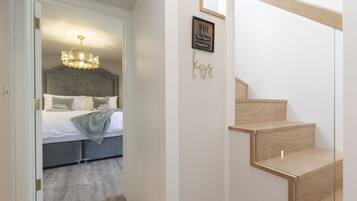 1 bedroom, travel cot, free WiFi, bed sheets