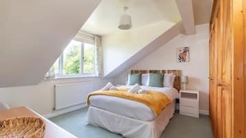 3 室のベッドルーム、アイロン / アイロン台、旅行用ベビーベッド、WiFi (無料)